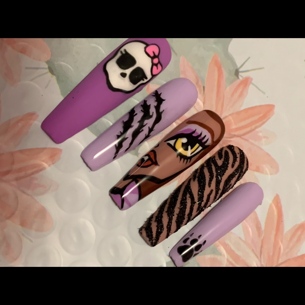 Press on nails